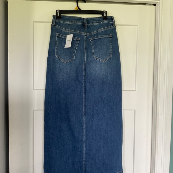 NEW Forever 21 Long Maxi Denim Skirt Size: Medium - Picture 2 of 6
